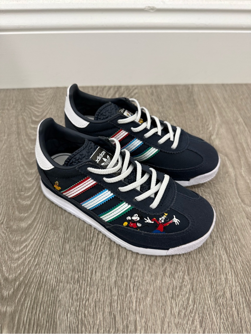 Toddler Disney sneaker
